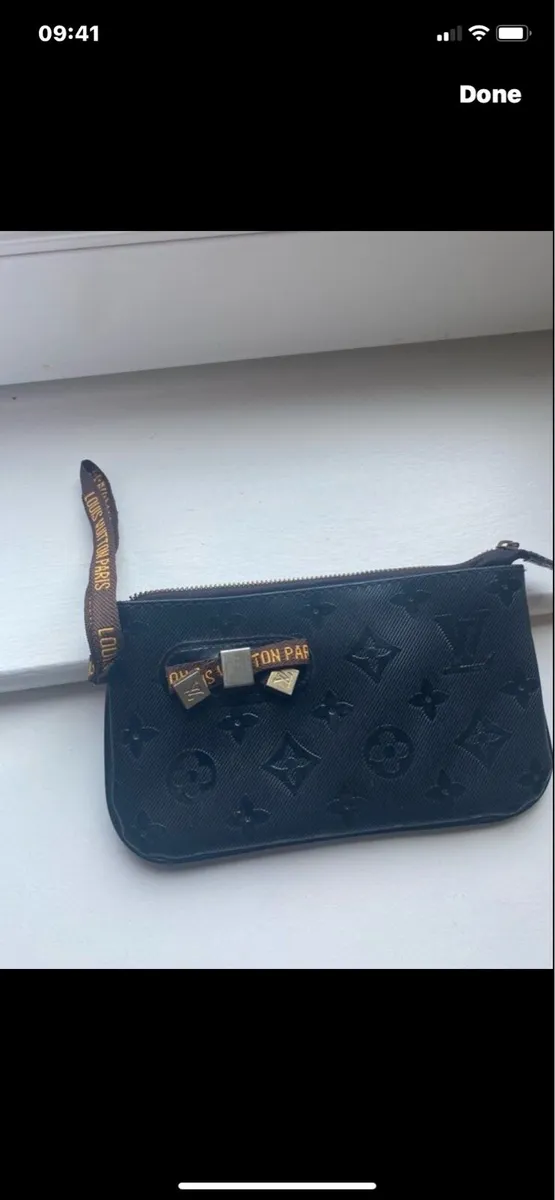‘Louis Vuitton’ Wrist Bag - Image 2