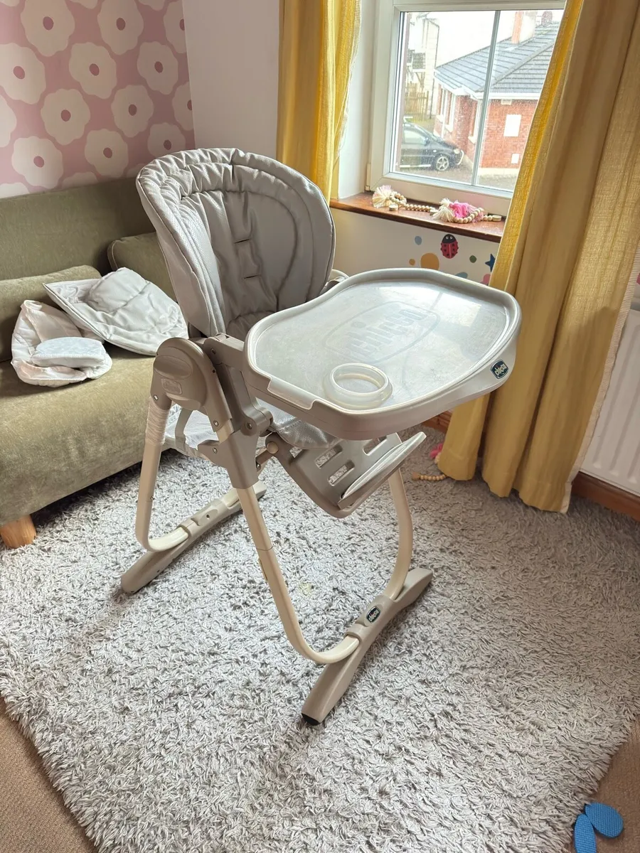 High chair - Image 1