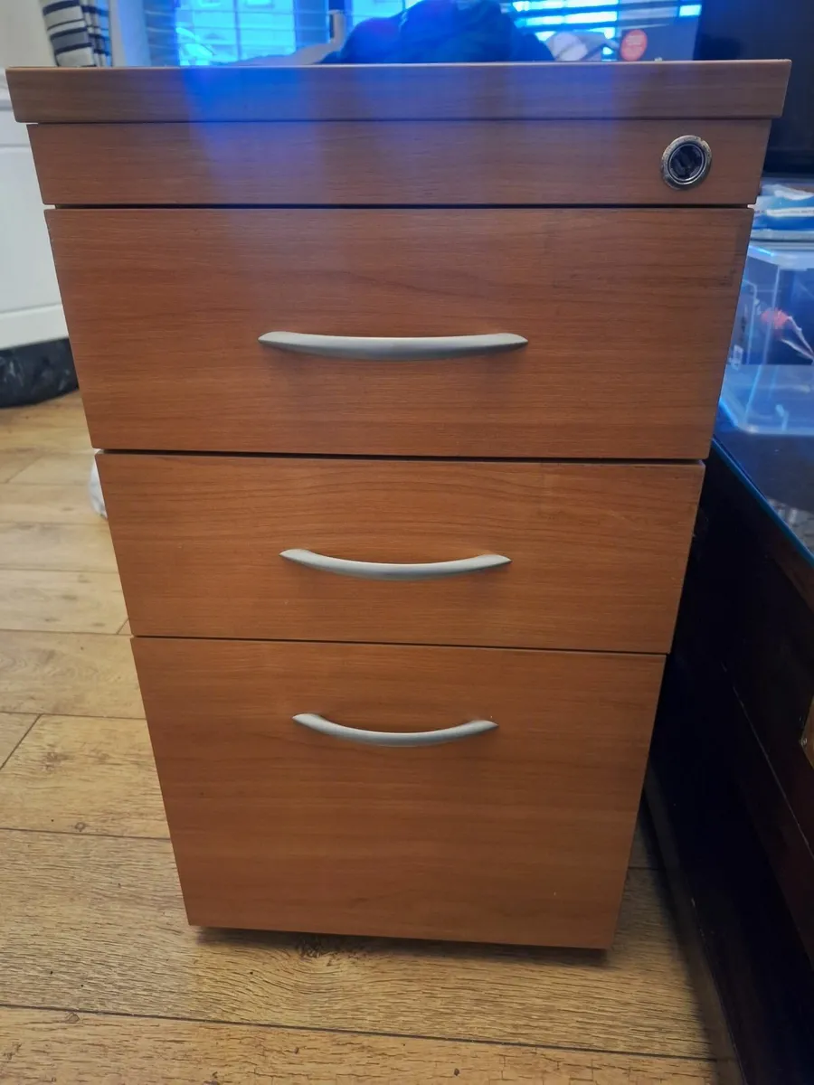 3 Drawer Filing Cabinet - Image 1
