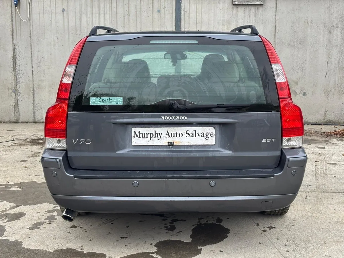 2005 Volvo V70 parts - Image 4