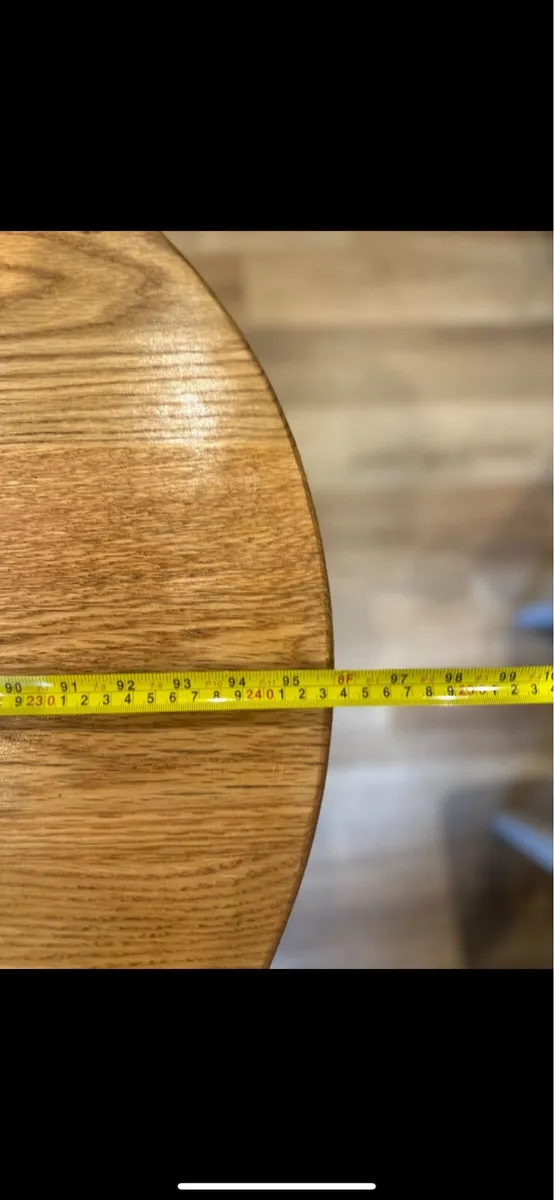 Oak dining table - Image 3