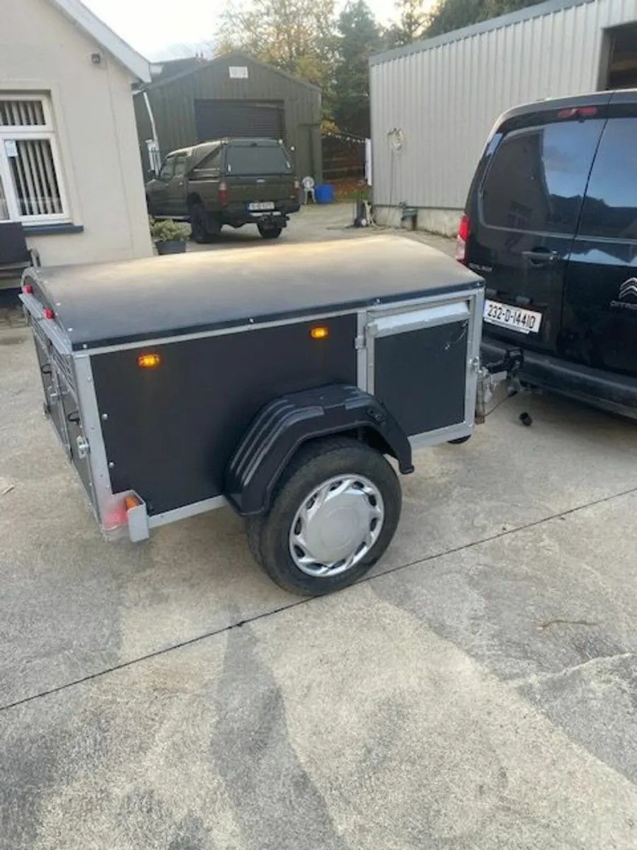 Dog Trailer - Image 2