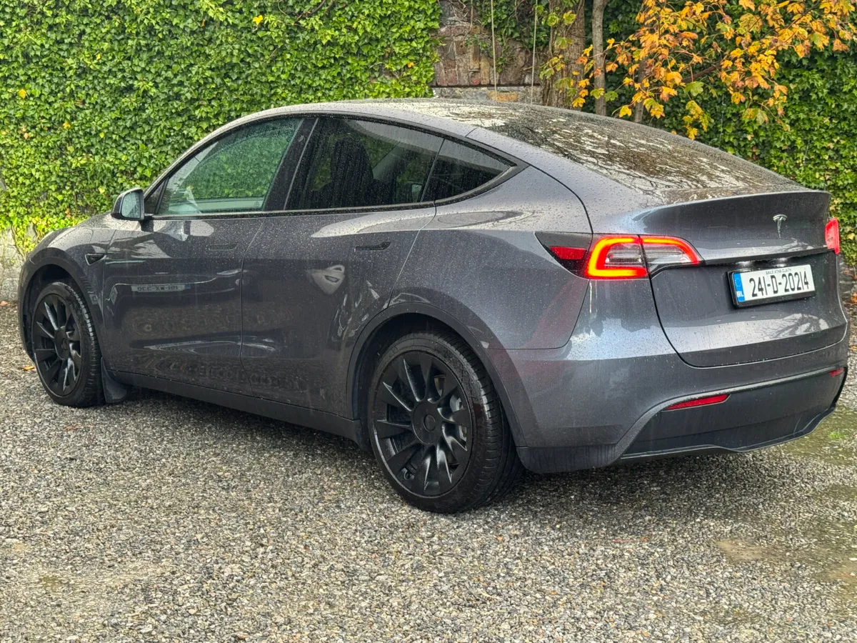 20224 Tesla Model Y RWD 1 Owner - Image 3