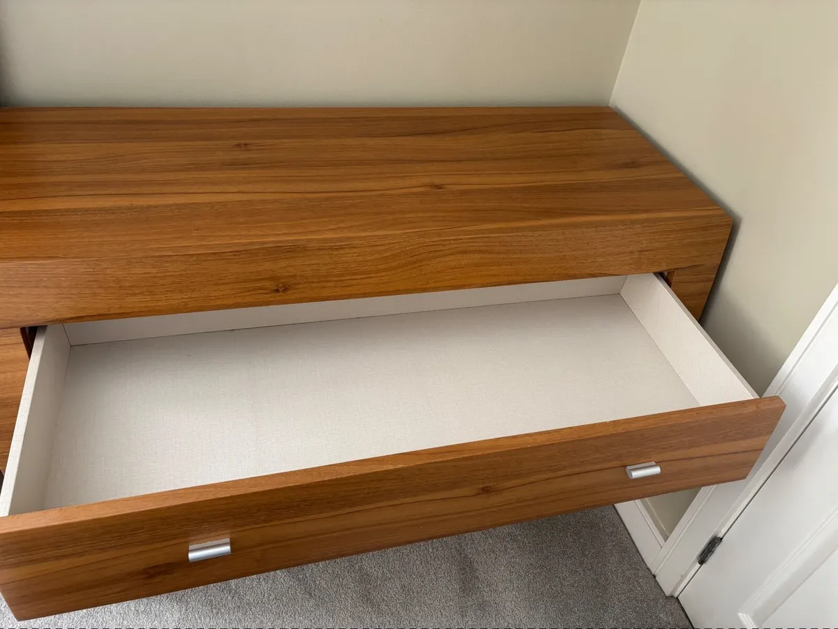 Chest of drawers - Image 2