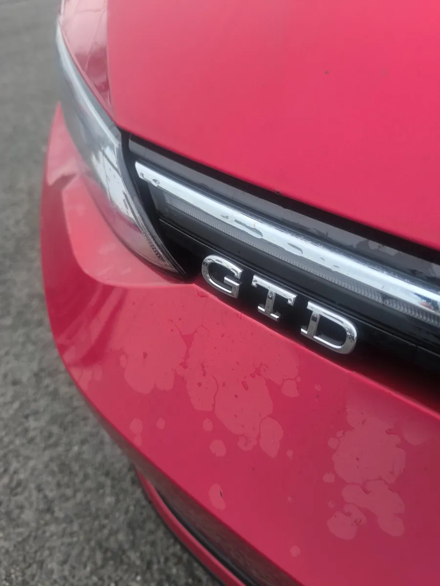 211 Volkswagen Golf  2.0 GTD - Image 2