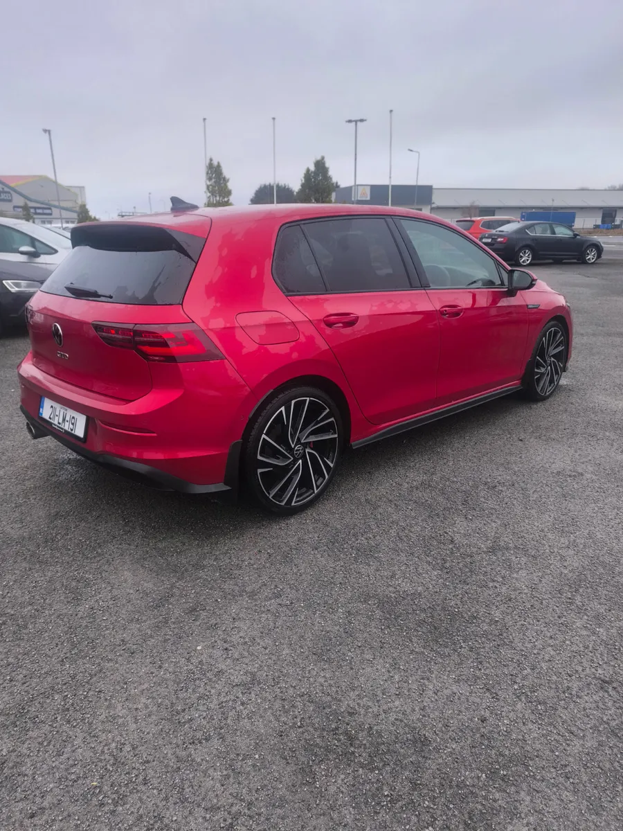 211 Volkswagen Golf  2.0 GTD - Image 3