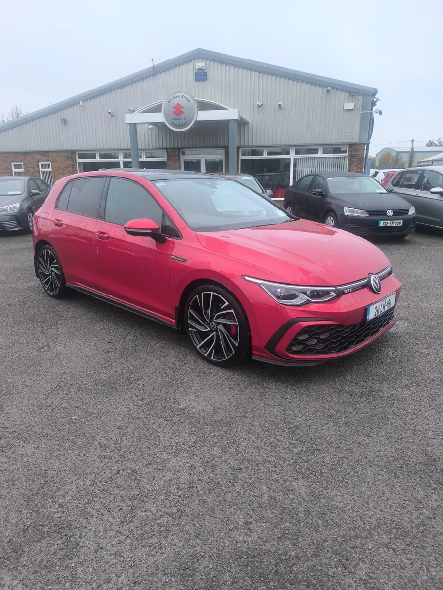 211 Volkswagen Golf  2.0 GTD - Image 1