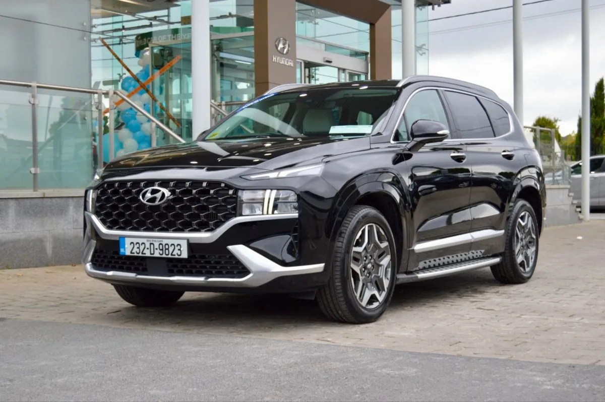 Hyundai Santa Fe 1.6 Phev 4WD Executive Plus Auto - Image 1