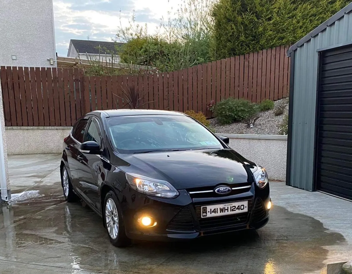 2014 ford focus titanium model - Image 1