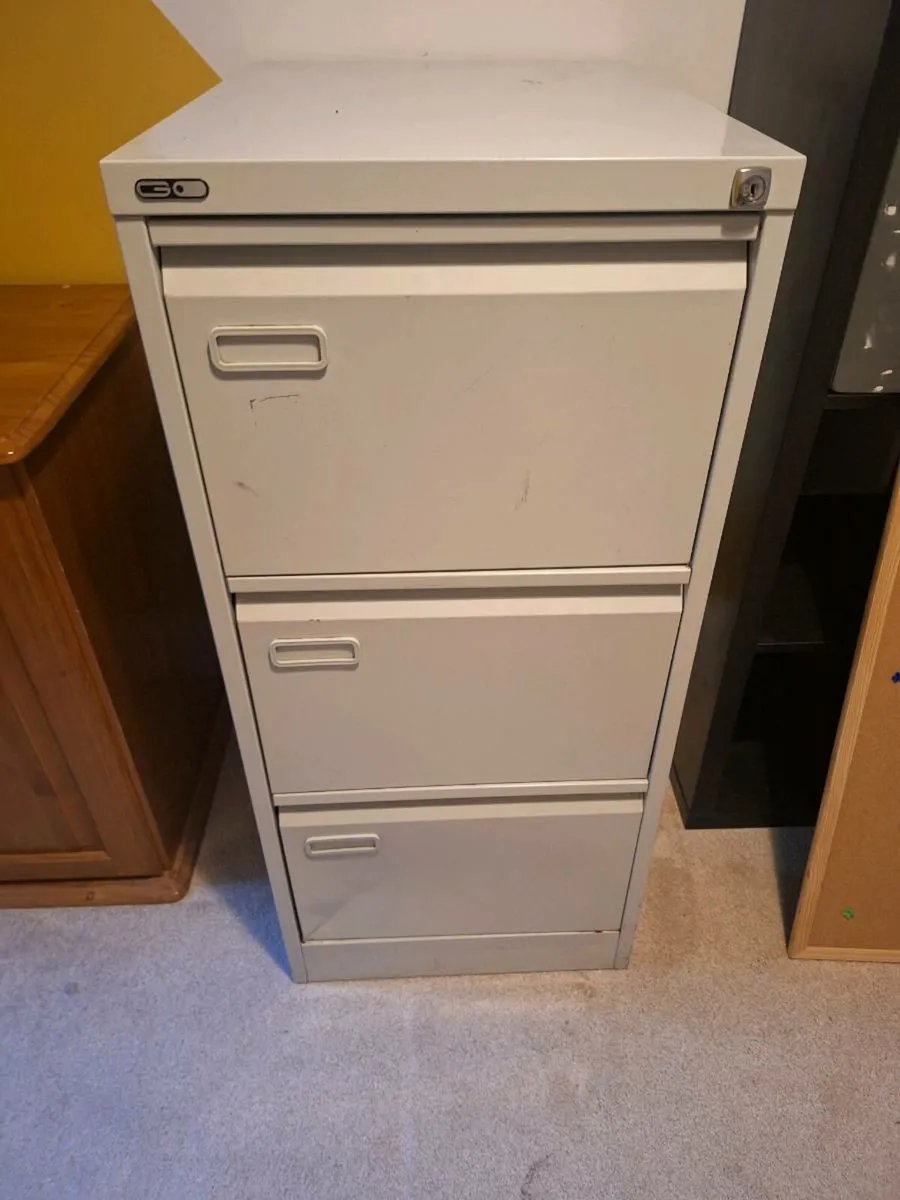 Filing cabnet - Image 1