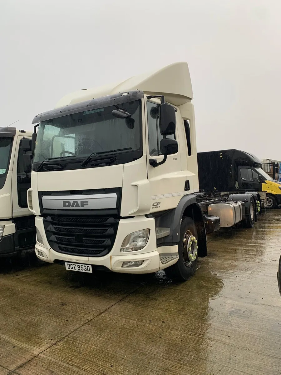 October 2016 DAF CF 3300 6X2 Chassis Cab - Image 1