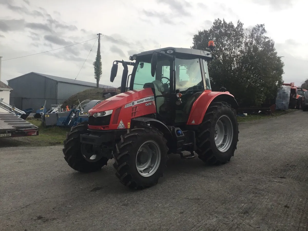 Massey Ferguson 5711S - Image 1