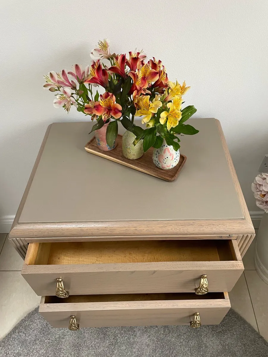 Vintage drawer unit/side table/bedside locker - Image 3