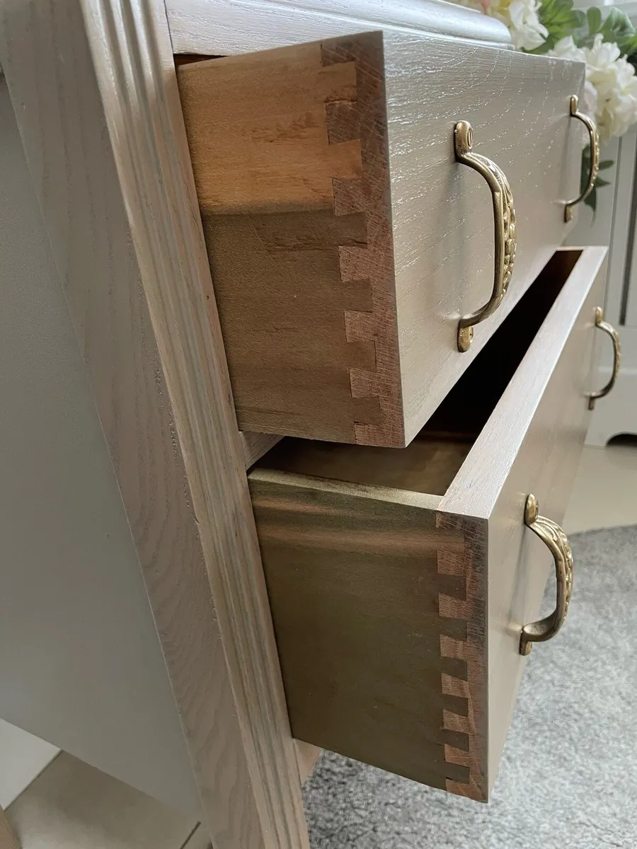 Vintage drawer unit/side table/bedside locker - Image 4