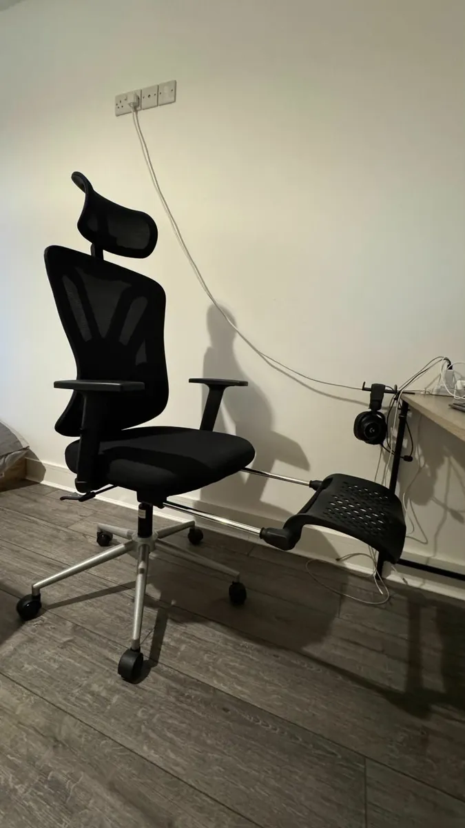 HBADA P5 Ergonomic Office Chair with Footrest - Image 1