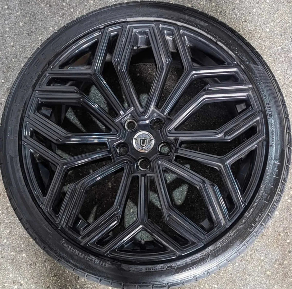 23" Urban UC1 Alloy Wheels & Tyres Range Rover Vog - Image 2