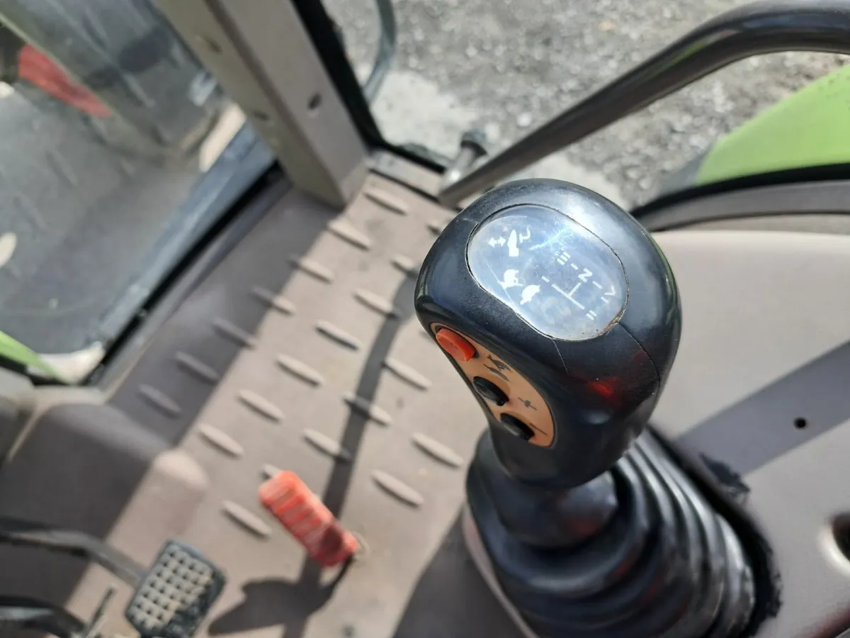 2006 CLAAS 656RC  Tractor - Image 2