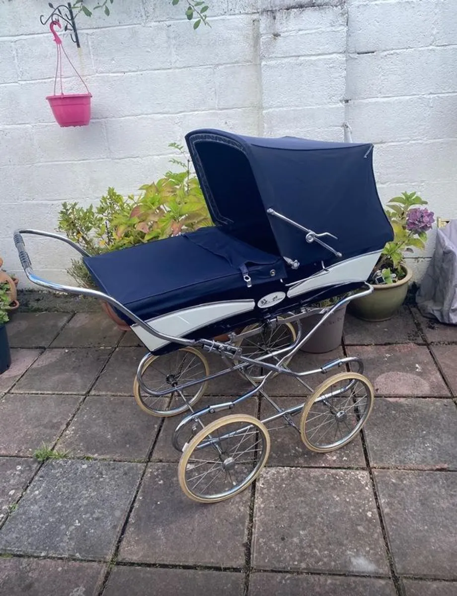 Silvercross Pram - Image 1