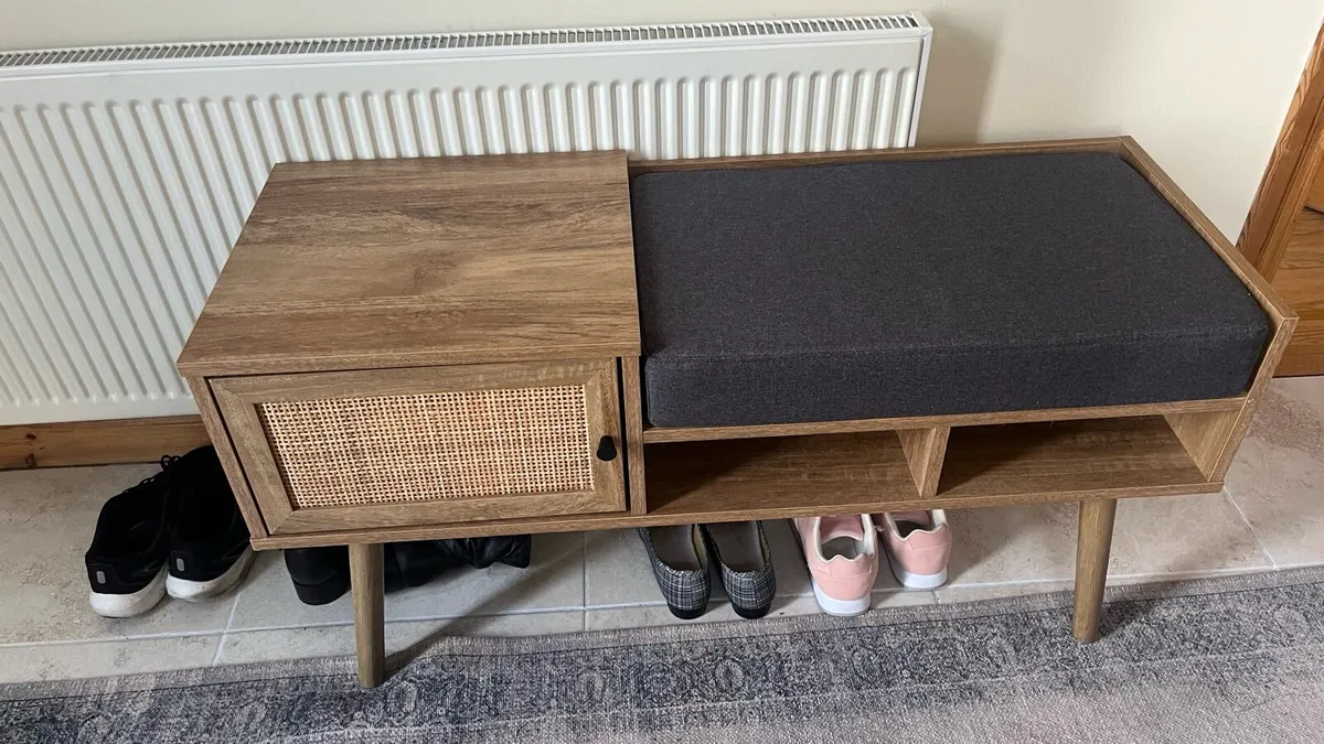 Shoe storage bench - Image 1