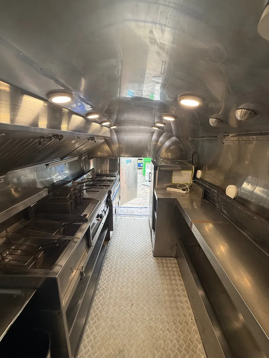 CATERING FOOD TRAILER - Image 4