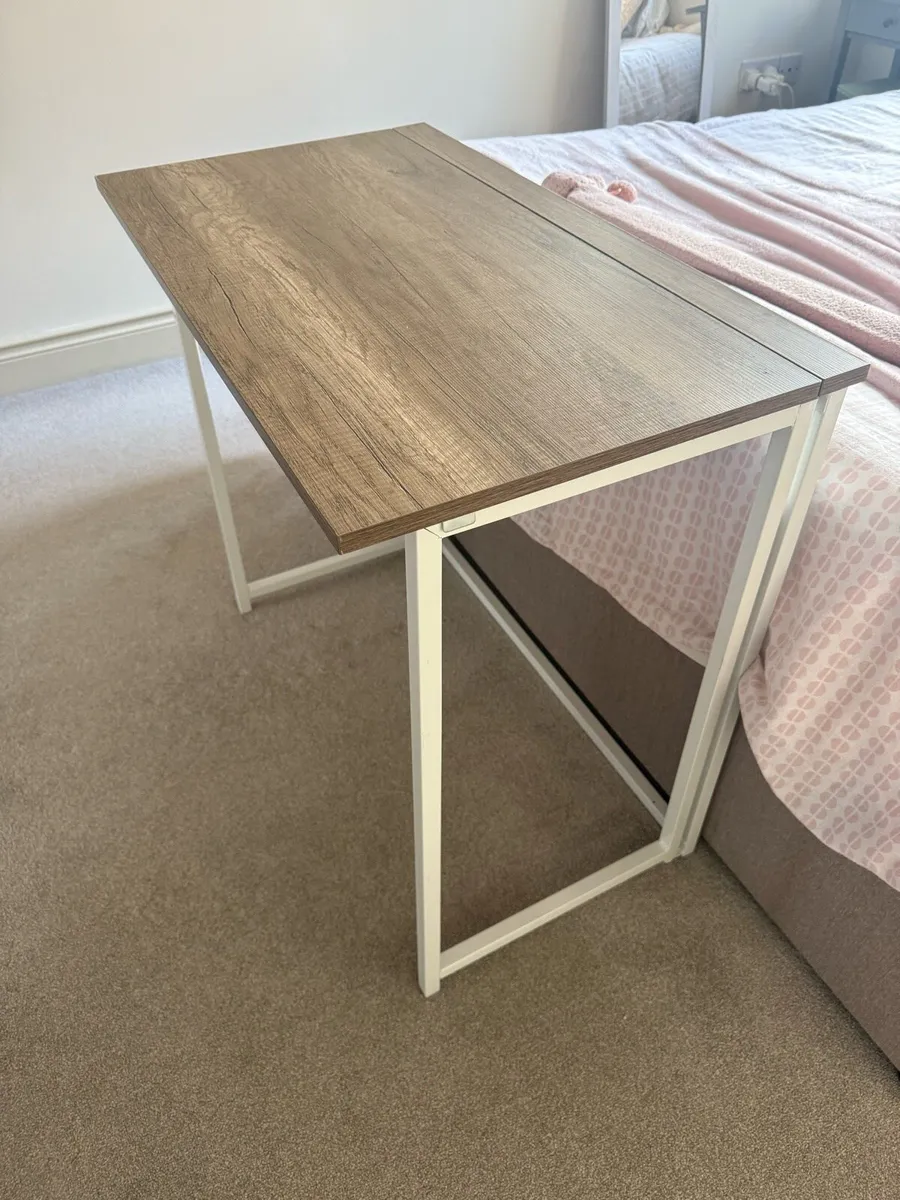 Foldable desk - Image 2