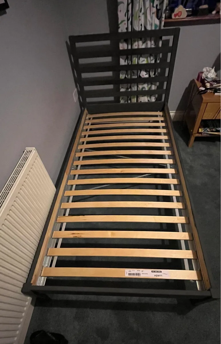 Single wood bed - Image 2