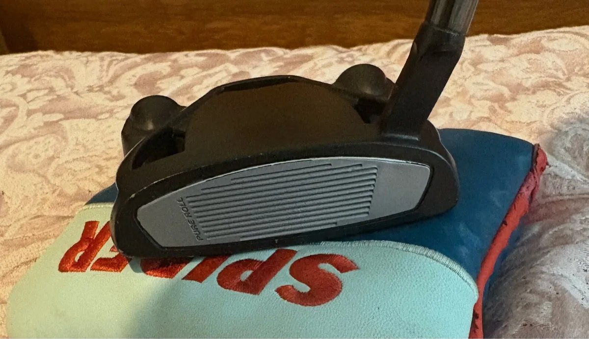 Mint TaylorMade Tour 2 hardcovers and 2 weights - Image 3