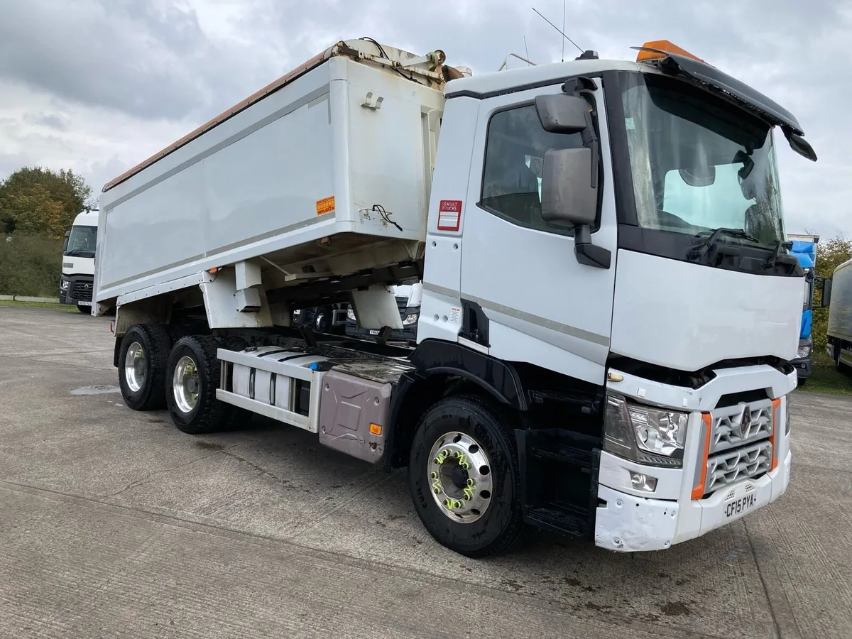 2015 Renault 6x4 insulated Tipper - Image 1