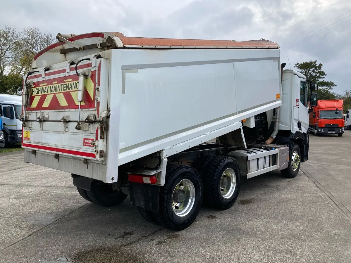2015 Renault 6x4 insulated Tipper - Image 4