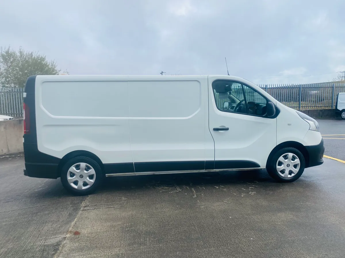 211 Renault Trafic 2.0 LWB €13,950 + VAT - Image 4