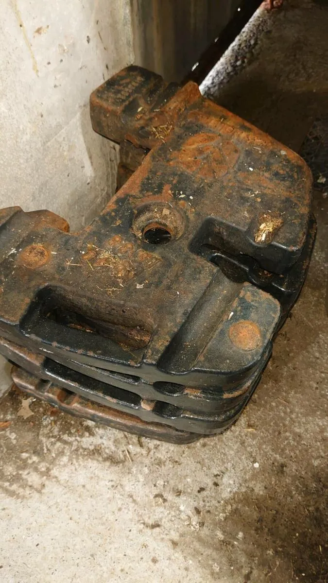 Weights for ford new Holland and  glass guard - Image 1