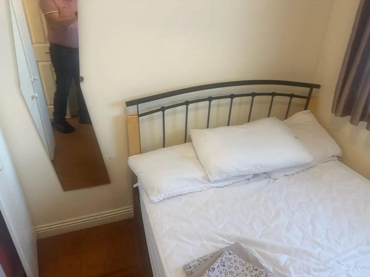 Double bed - Image 2