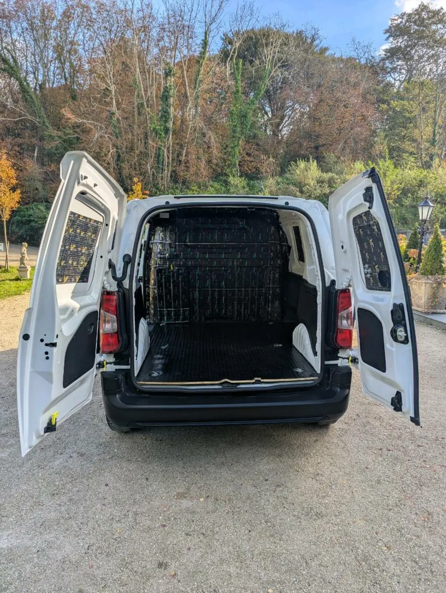 Immaculate Peugeot partner van only 29,000km - Image 4