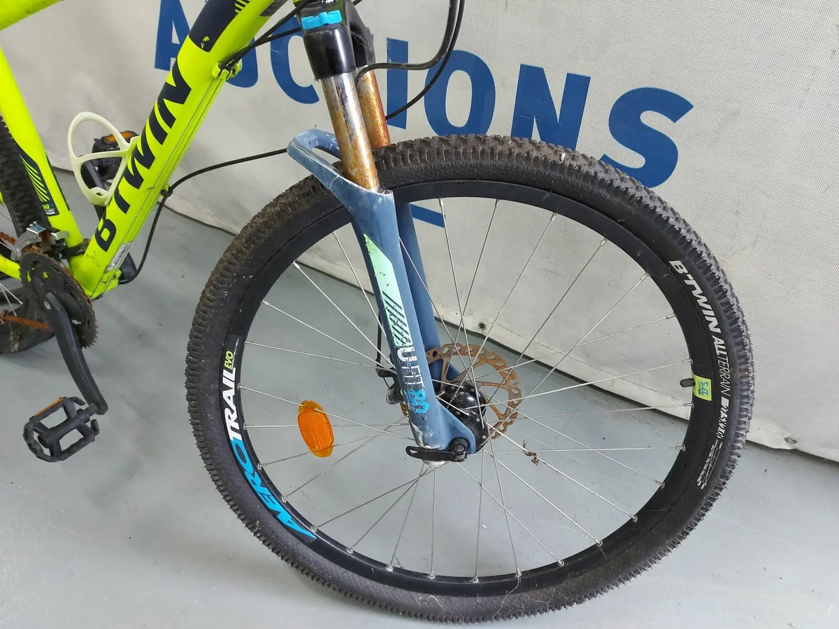 Online Auction Of A B-Twin Rockrider 520 Bike - Image 2