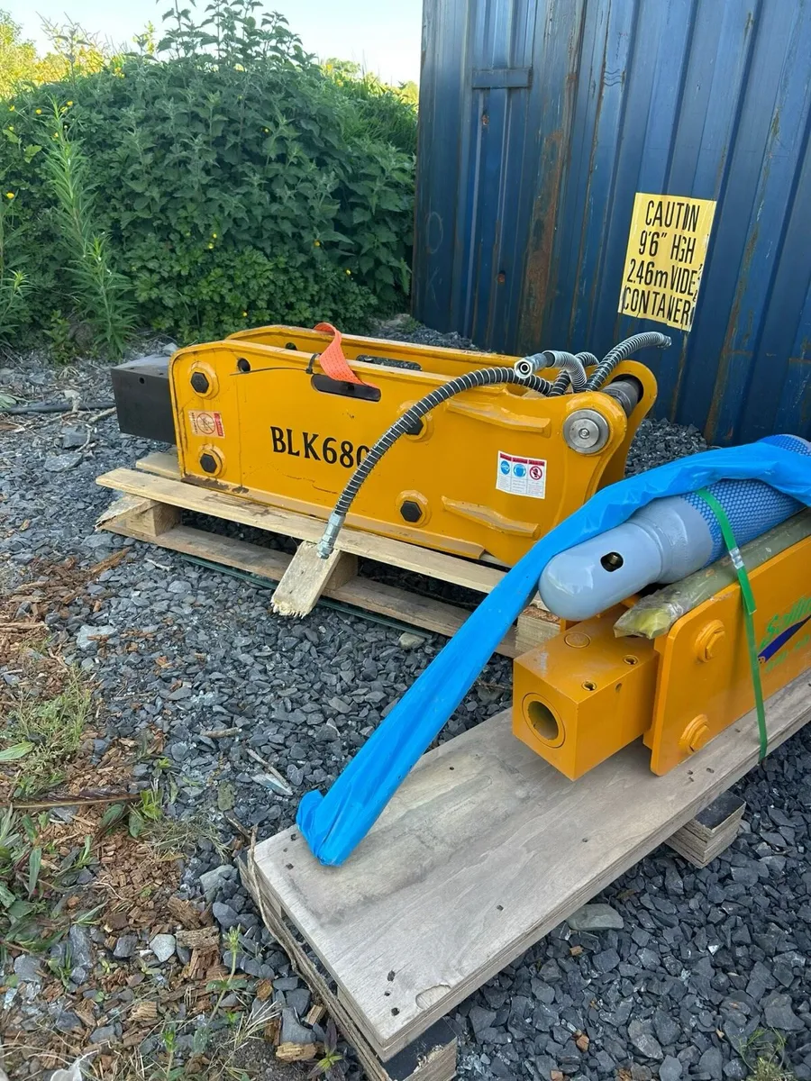 Unused BLK 45mm pin Rock breakers - Image 3