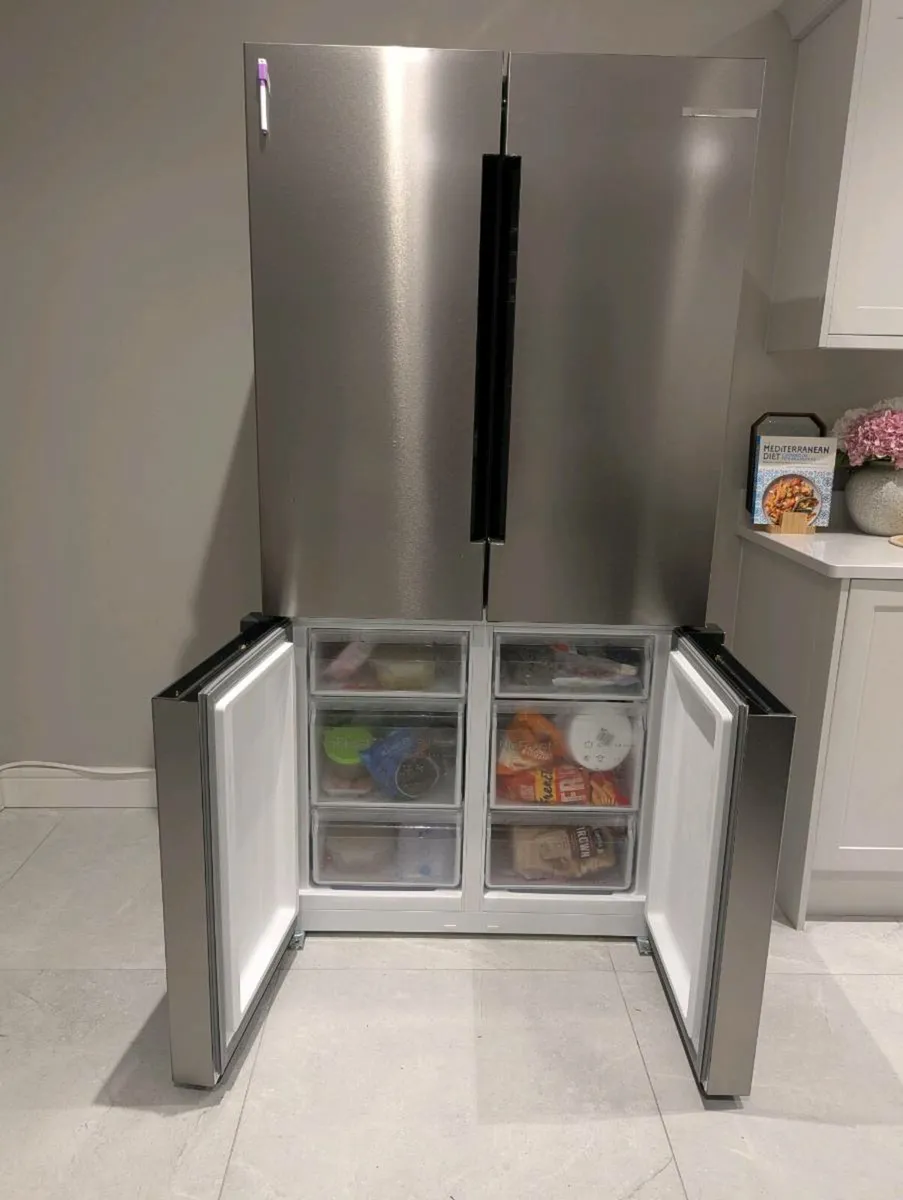 Bosch American Style Fridge Freezer - Image 4