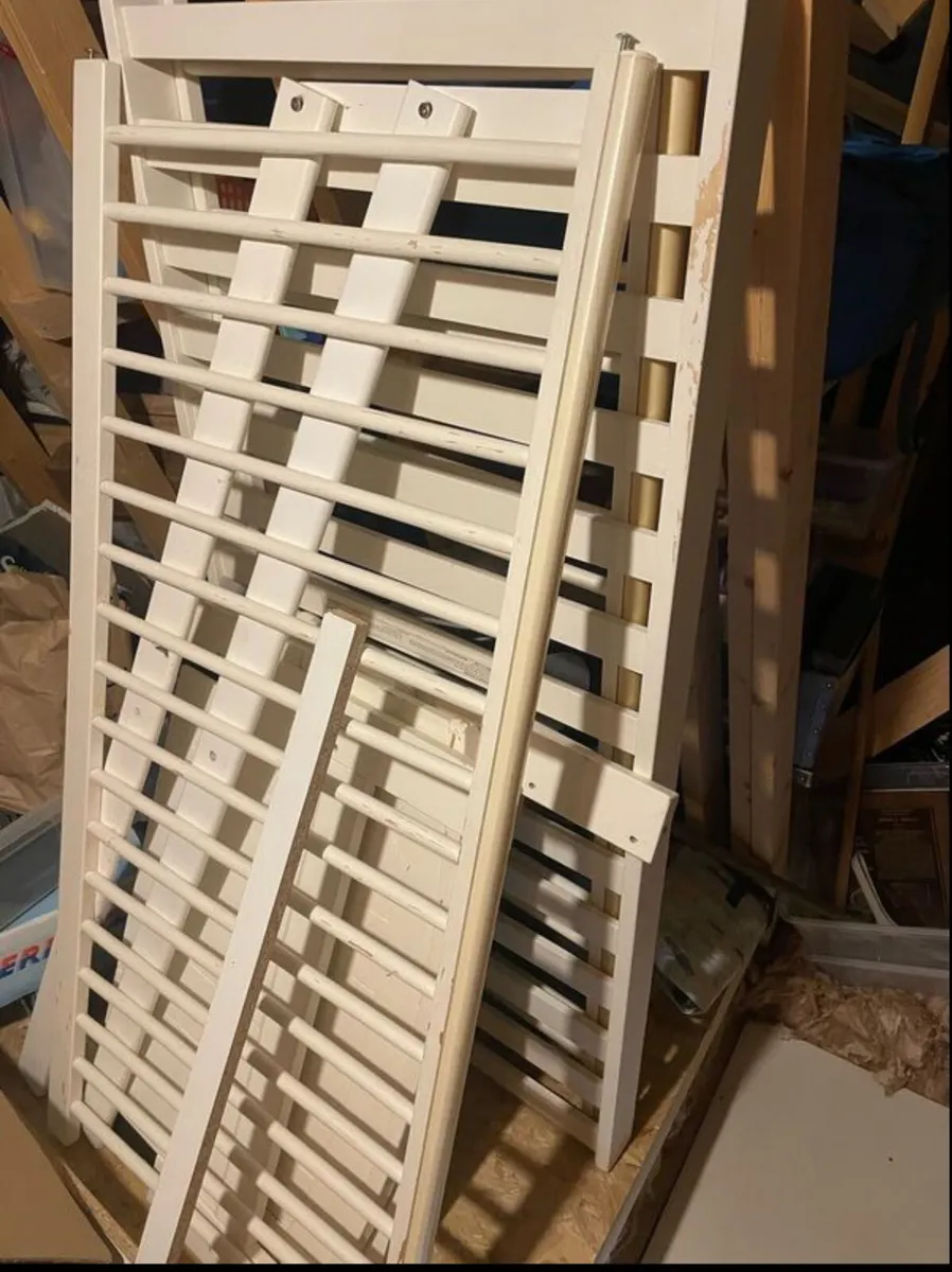 Free cot bed