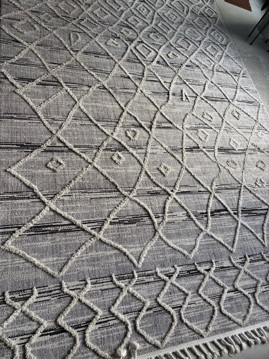 Rug large