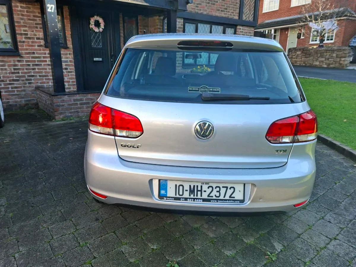 VOLKSWAGON GOLF 1.6 TDI 2010 VERY CLEAN CAR - Image 2