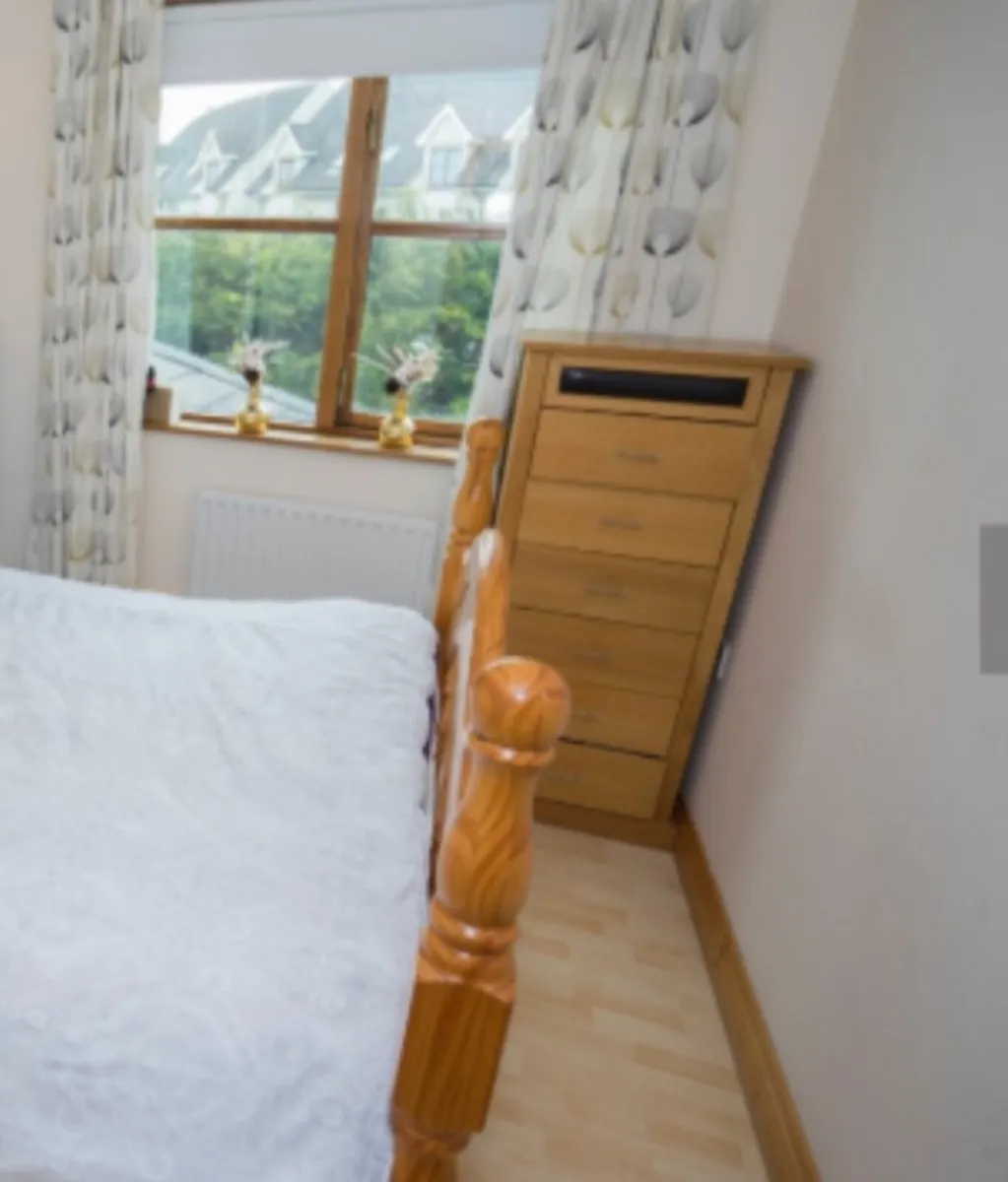 Bedroom furniture - Image 4