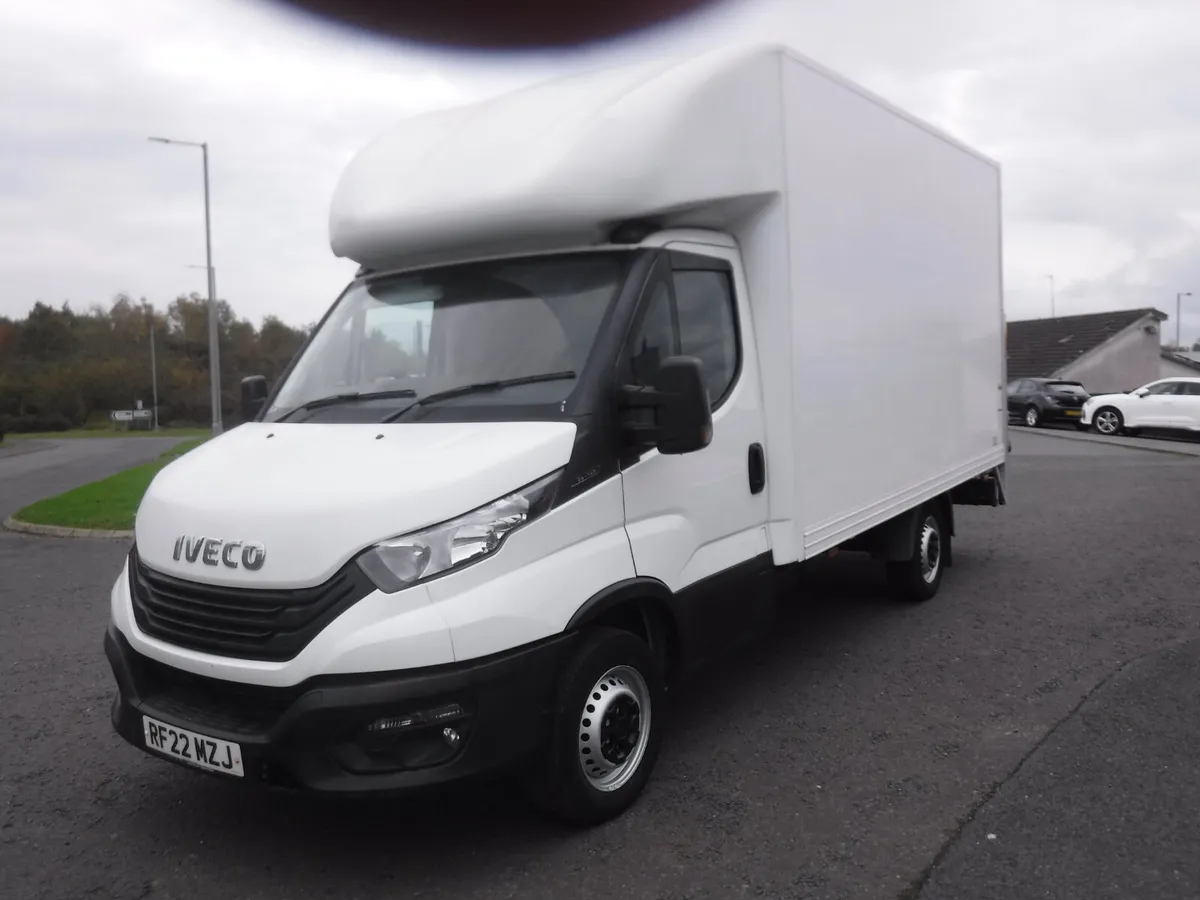 Iveco 35-140 13ft 10" Luton Box van '22 t/lift. - Image 2