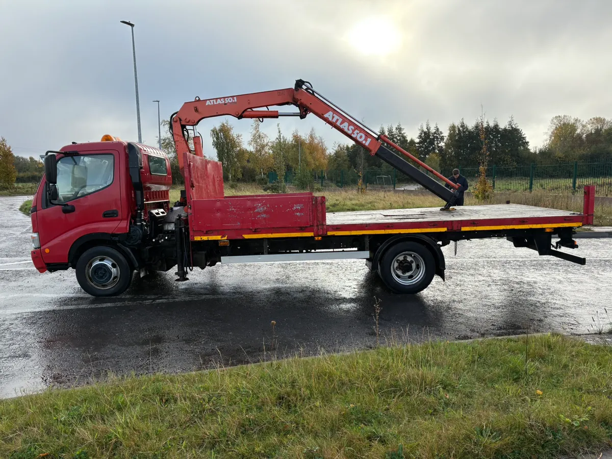 Hino 7.5 Ton Crane - Image 4