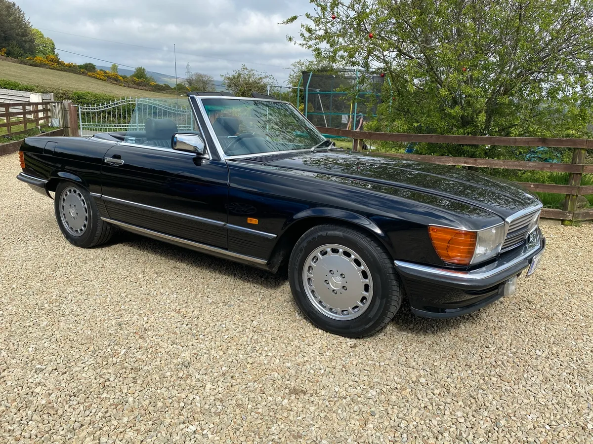 Mercedes 300 SL R107 1989 Black on Black - Image 1