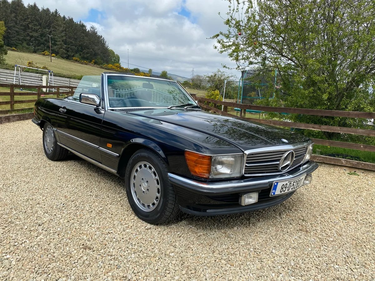 Mercedes 300 SL R107 1989 Black on Black - Image 3