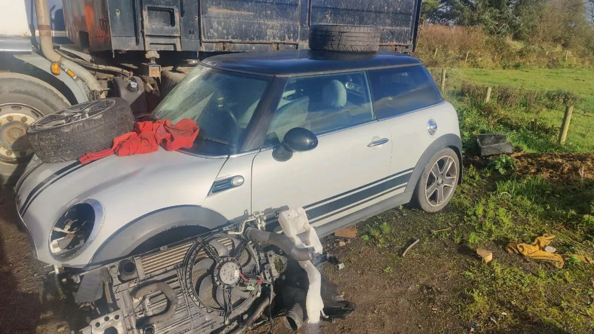 Breaking. Discovery 4, Mini Cooper, Omega - Image 4