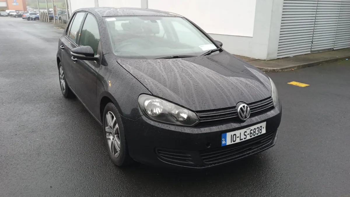 VOLKSWAGEN GOLF 2010 / 1.6 DIESEL / MANUAL - Image 3