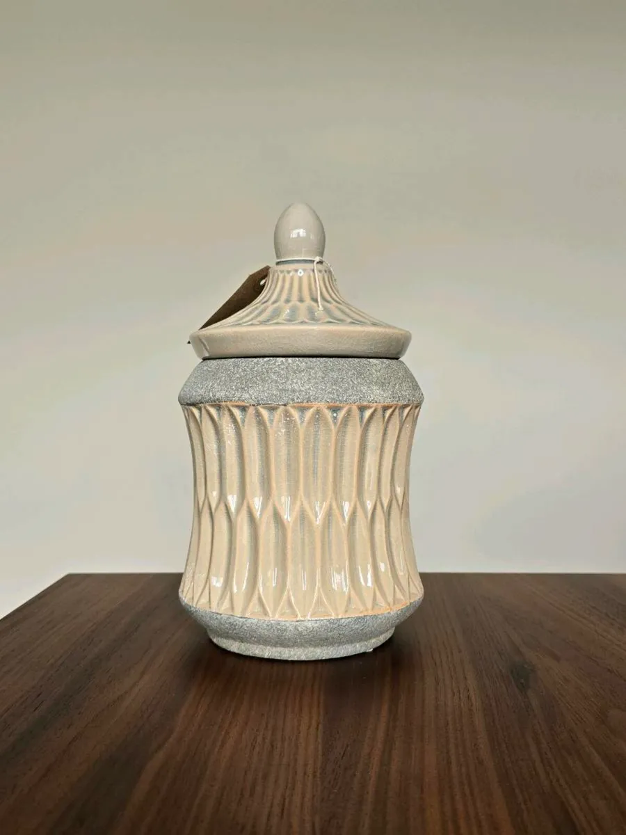 Grey/beige jar - Image 1