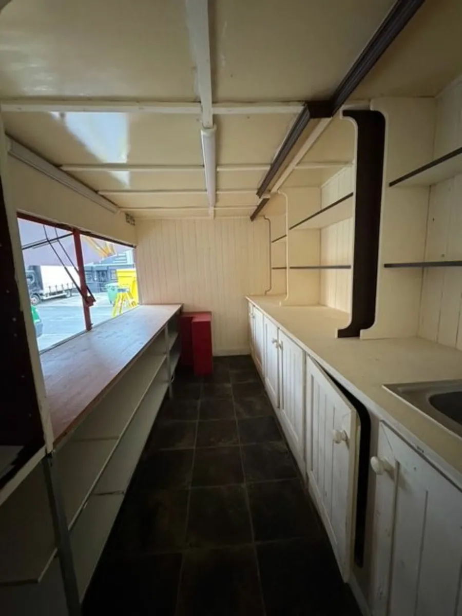 Mobile catering trailer / shop / food truck - Image 3