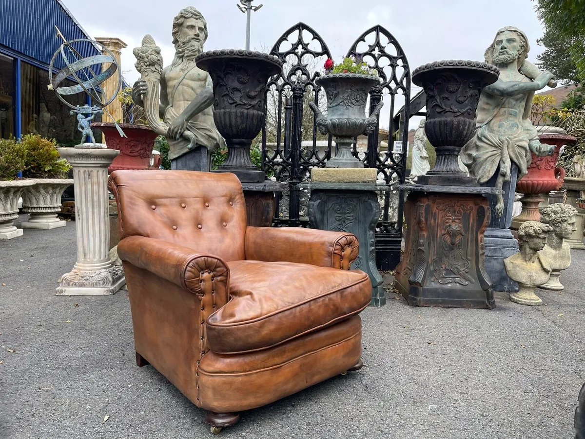 Quality French 🇫🇷 club chair. - Image 2