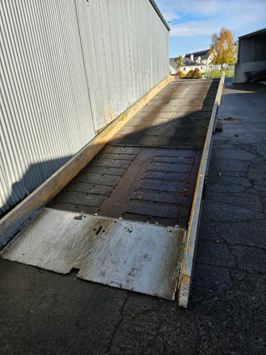Loading ramp - Image 3